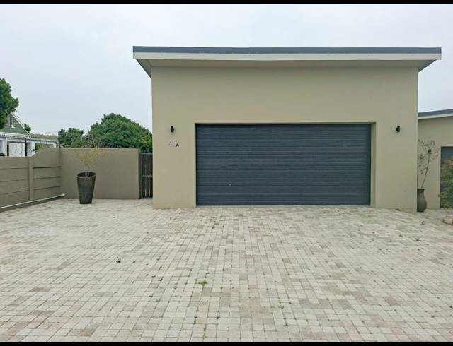 3 BEDROOM HOUSE FOR SALE IN HARTENBOS HEUWELS